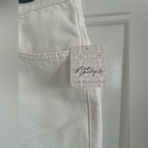 The Lasso Jean in White Free People Size 31 - Picture 12 of 15